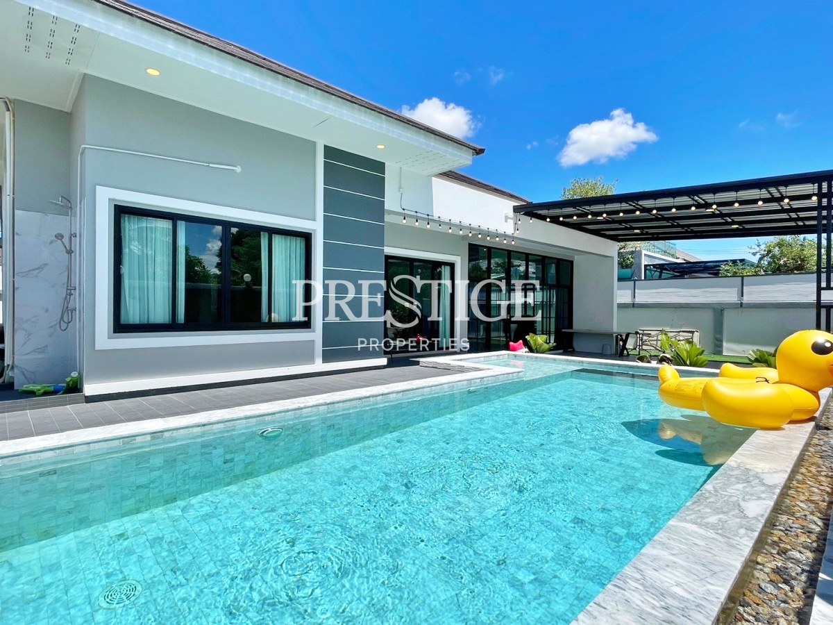 Pornthep Garden Ville 8-  4 bed 4 bath in North Pattaya  PP10750